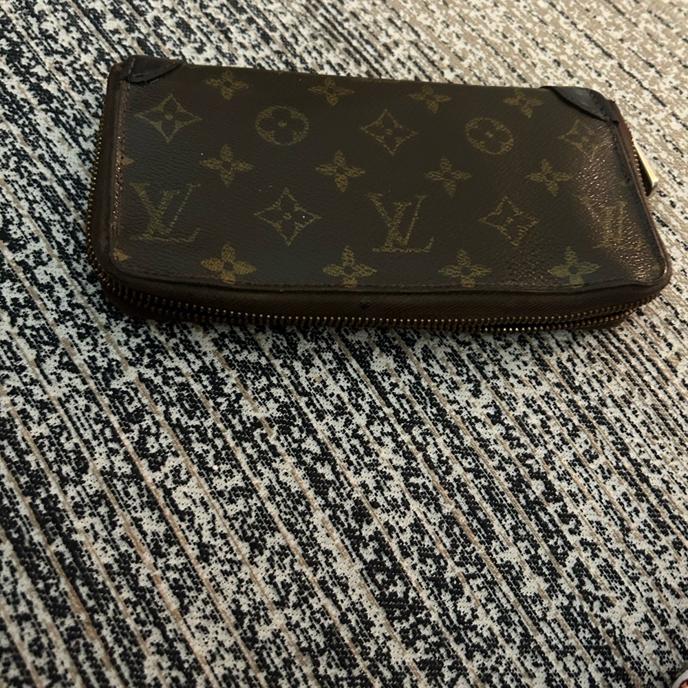 Project piece, Louis Vuitton Dark Brown Monogram Zipper Wallet